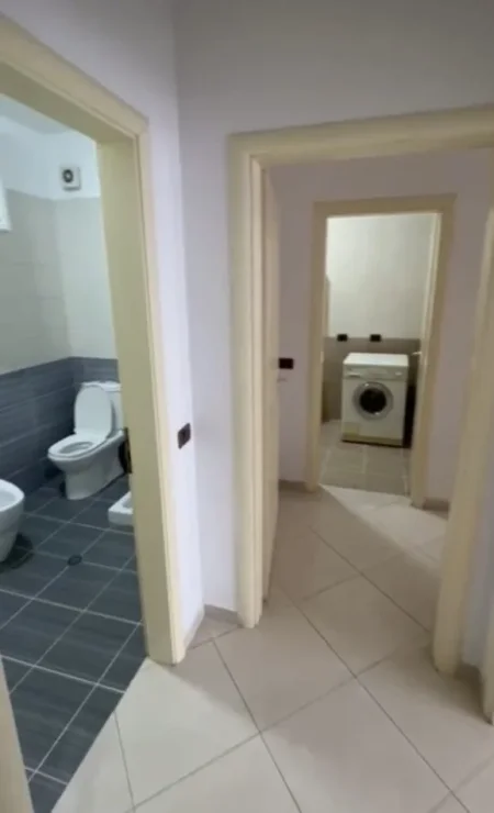 Tirane, jepet me qera apartament 2+1+Ballkon Kati 5, 110 m² 500 € (ASTIR VILA L)