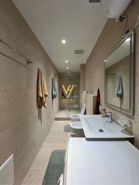 Tirane, jepet me qera apartament 1+1+Ballkon Kati 3, 45 m² 570 € (RRUGA E KAVAJES)