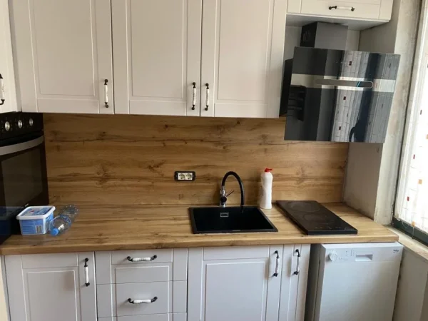 Tirane, jepet me qera apartament 1+1 Kati 1, 60 m² 700 € (Blloku)