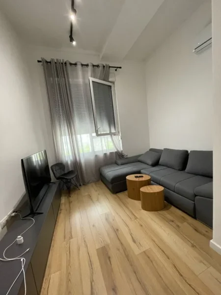 Tirane, shitet apartament 1+1 , 71 m² 145.000 € (Kompleksi Kontakt)