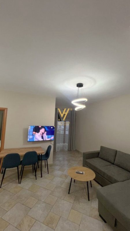 Tirane, jepet me qera apartament 1+1+Ballkon Kati 15, 50 m² 650 € (9 KATSHET)
