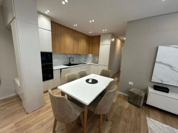 Tirane, shitet apartament 2+1+Ballkon Kati 3, 88 m² 200.000 € (Rruga e Kavajes)