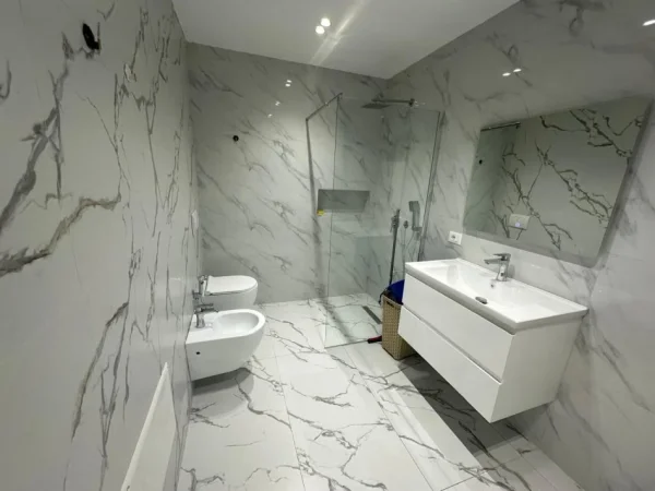 Tirane, shitet apartament 2+1+Ballkon Kati 3, 88 m² 200.000 € (Rruga e Kavajes)