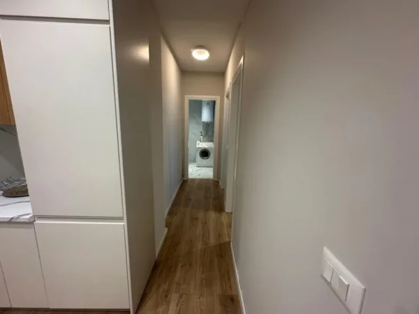Tirane, shitet apartament 2+1+Ballkon Kati 3, 88 m² 200.000 € (Rruga e Kavajes)