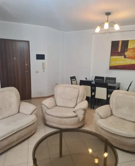 Tirane, jepet me qera apartament 2+1 Kati 2, 90 m² 500 € (500 m larg spitalit te Kafsheve ,Sauk)