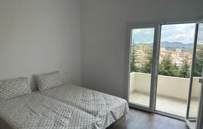 Tirane, jepet me qera apartament 1+1 Kati 4, 64 m² 400 € (Afer pallateve te kontaktit)