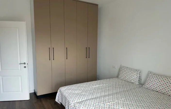Tirane, jepet me qera apartament 1+1 Kati 4, 64 m² 400 € (Afer pallateve te kontaktit)