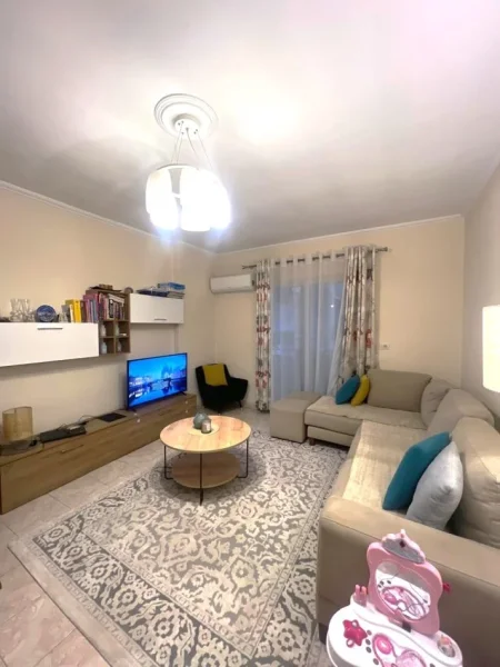 Tirane, shitet apartament 1+1 , 70 m² 196.000 € (Sheshi Willson)