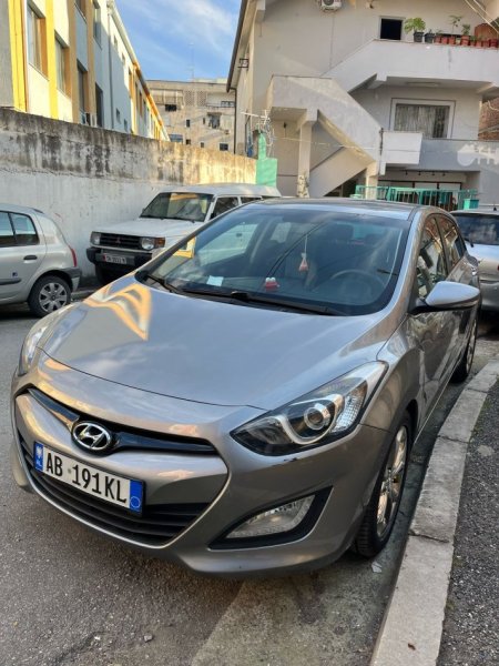 Tirane, shes makine Hundayi i30 Nafte, gri e erret automatik Kondicioner 200 km 6.700 €