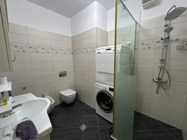 Tirane, jepet me qera/ rent apartament 3+1+Ballkon Kati 6, 135 m² 1.200 € (Rruga Alla kopshti Zoologjik)