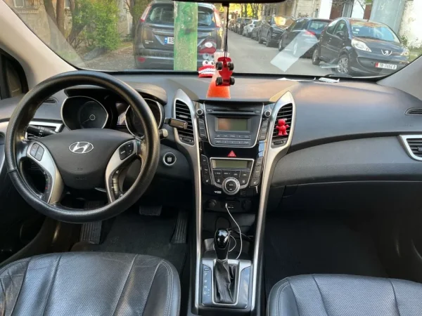 Tirane, shes makine Hundayi i30 Nafte, gri e erret automatik Kondicioner 200 km 6.700 €