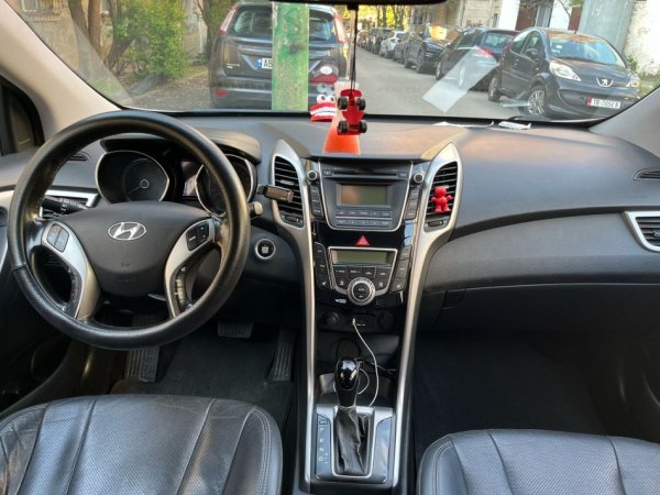 Tirane, shes makine Hundayi i30 Nafte, gri e erret automatik Kondicioner 200 km 6.700 €