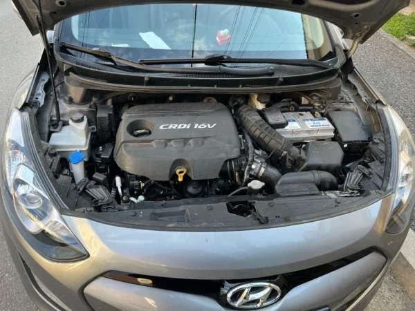 Tirane, shes makine Hundayi i30 Nafte, gri e erret automatik Kondicioner 200 km 6.700 €
