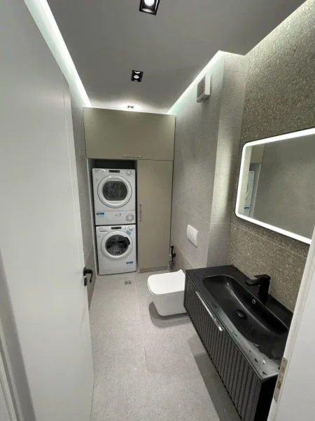 Tirane, jepet me qera apartament 2+1 Kati 2, 1.000 € (Prane Vizion+ Don Bosko)