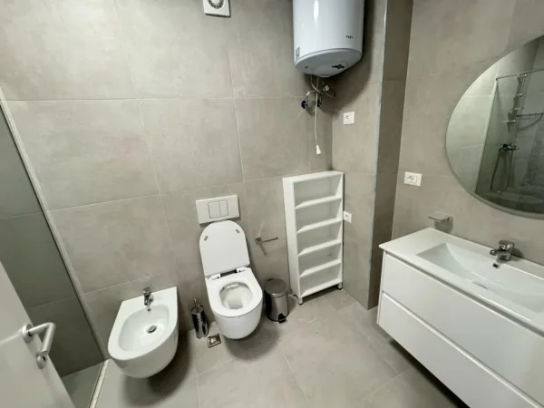 Tirane, jap me qera apartament 1+1 Kati 3, 60 m² 600 € (rruga alidemi)