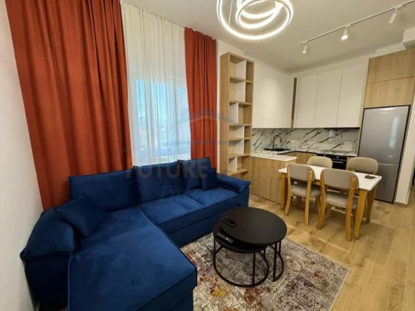 Tirane, jepet me qera apartament 1+1 Kati 8, 69 m² 600 € (PAZARI I RI)