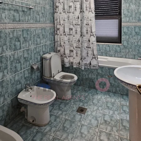 Tirane, shitet Vile 4+1 , 390 m² 480.000 € (VILAT GJERMANE)