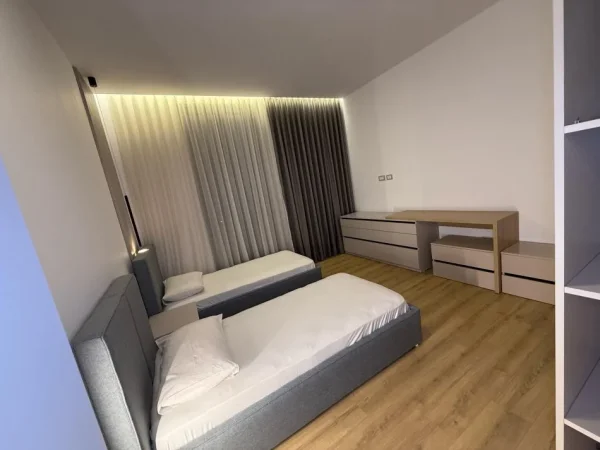 Tirane, shes 2 Katshe Kati 0, 1.000 m² 890.000 € (rruga dervish shaba)