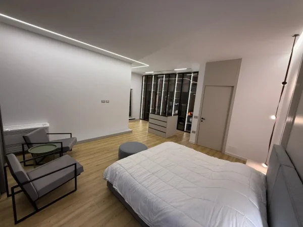 Tirane, shes 2 Katshe Kati 0, 1.000 m² 890.000 € (rruga dervish shaba)