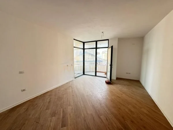 Durres, shes apartament 2+1+Ballkon Kati 7, 112 m² 300.000 € (Vollga)