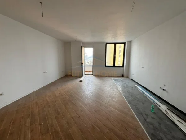 Durres, shes apartament 2+1+Ballkon Kati 7, 112 m² 300.000 € (Vollga)