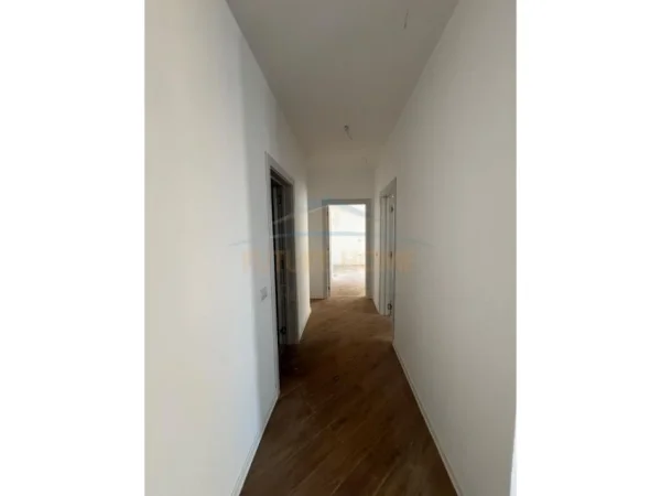 Durres, shes apartament 2+1+Ballkon Kati 7, 112 m² 300.000 € (Vollga)