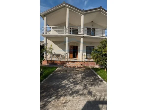 Tirane, shitet , 800.000 € (QERRET)