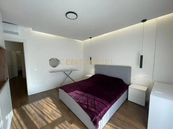Tirane, jepet me qera apartament 3+1+Ballkon Kati 9, 153 m² 2.000 € (Rruga e elbasanit)