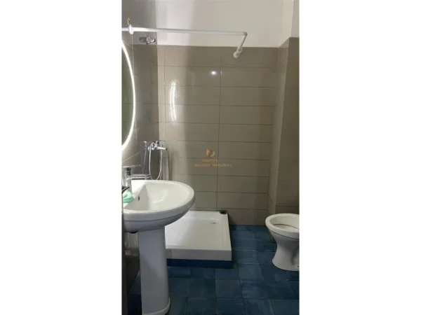 Tirane, shitet apartament 1+1+Ballkon Kati 3, 70 m² 105.000 € (rruga sokrat miho)