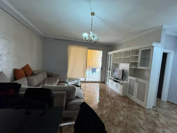 Tirane, shes apartament 2+1+Ballkon Kati 4, 100 m² 150.000 € (rruga teodor keko)