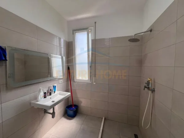 Tirane, shitet apartament 2+1+Ballkon Kati 9, 100 m² 220.000 € (Fusha e Aviacionit)