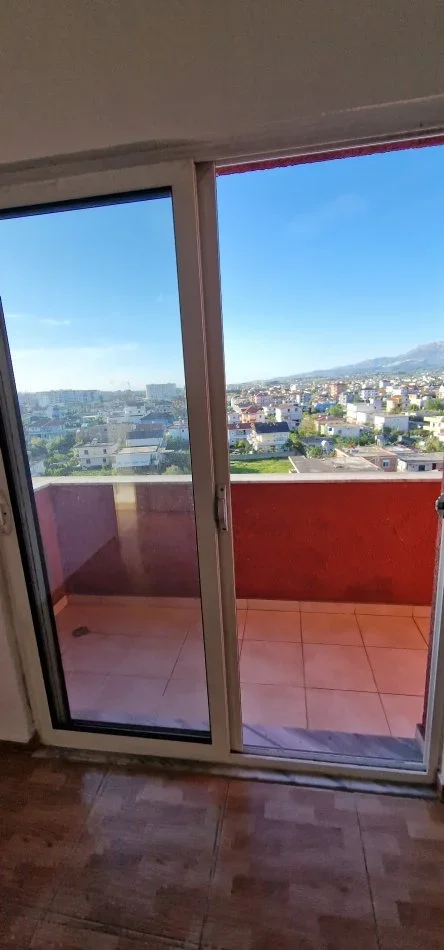 Tirane, jepet me qera apartament 1+1+Ballkon Kati 6, 70 m² 270 € (Demokracia)