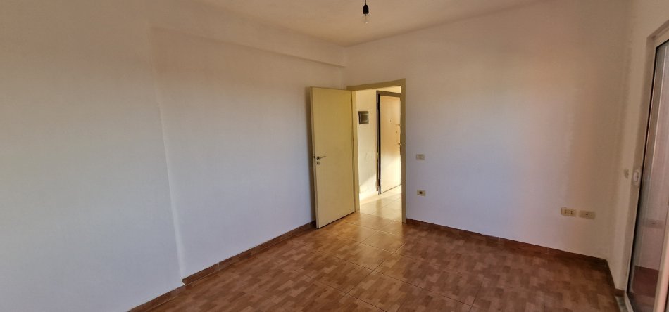 Tirane, jepet me qera apartament 1+1+Ballkon Kati 6, 70 m² 270 € (Demokracia)