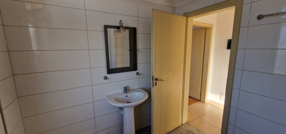 Tirane, jepet me qera apartament 1+1+Ballkon Kati 6, 70 m² 270 € (Demokracia)