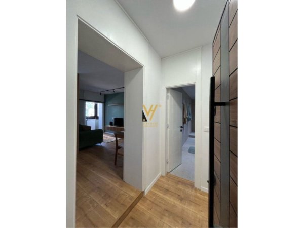 Tirane, jepet me qera apartament 1+1+Ballkon Kati 7, 45 m² 500 € (UNAZA E RE)
