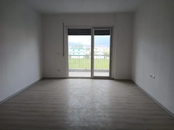 Tirane, shitet apartament 2+1+Ballkon Kati 2, 112 m² 98.000 € (Kamez)