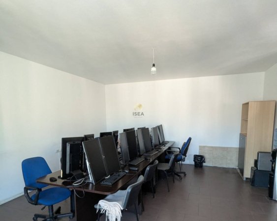 Tirane, jepet me qera zyre Kati 6, 114 m² 700 € (Zogu i Zi prane Le Bn)