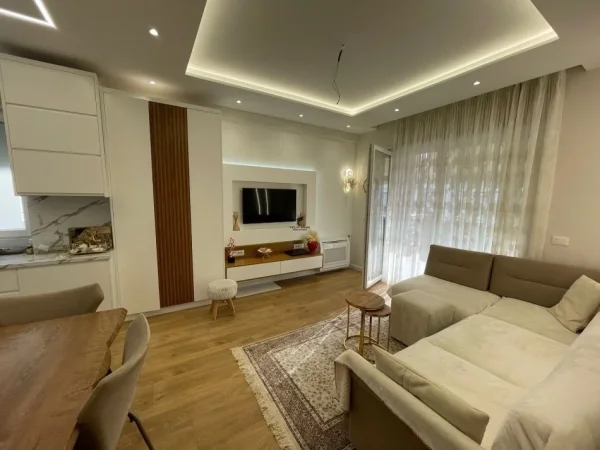 Tirane, shitet apartament 2+1+Ballkon Kati 5, 98 m² 355.000 € (KOMUNA E PARISIT)