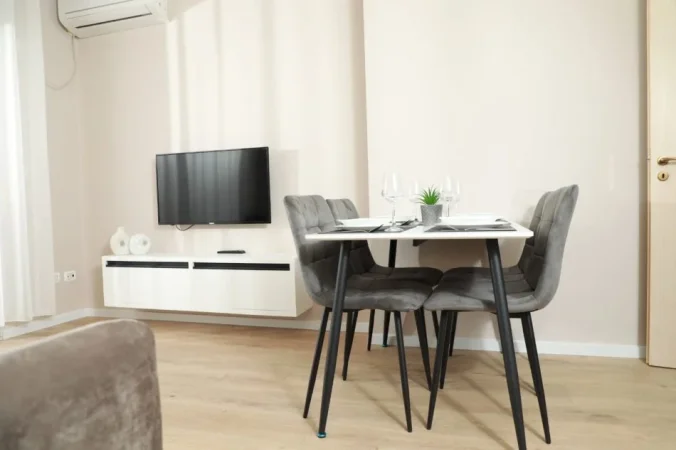 Durres, jepet me qera apartament 1+1+Ballkon Kati 4, 70 m² 600 € (Vollga)