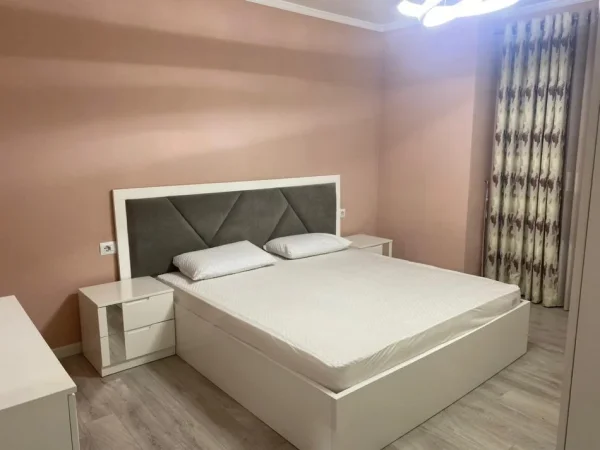 Shqiperi, jepet me qera apartament 2+1+Ballkon Kati 6, 100 m² 700 € (RRUGA BADRI KARAPICI)