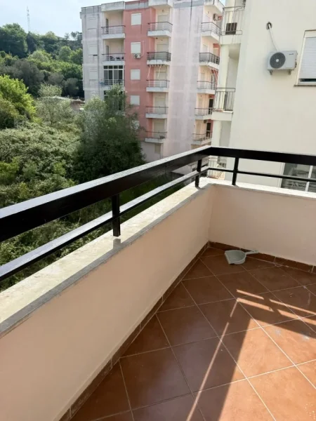 Shkembi Kavajes, shitet apartament 2+1+Aneks+Ballkon Kati 4, 73 m² 84.000 € (Shkembi i Kavajes)
