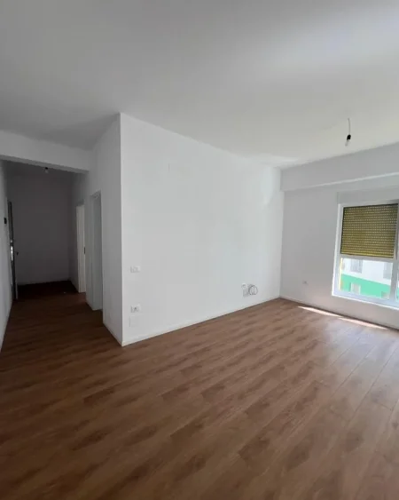 Tirane, shitet apartament 1+1 Kati 5, 65 m² 103.000 € (ali demi)