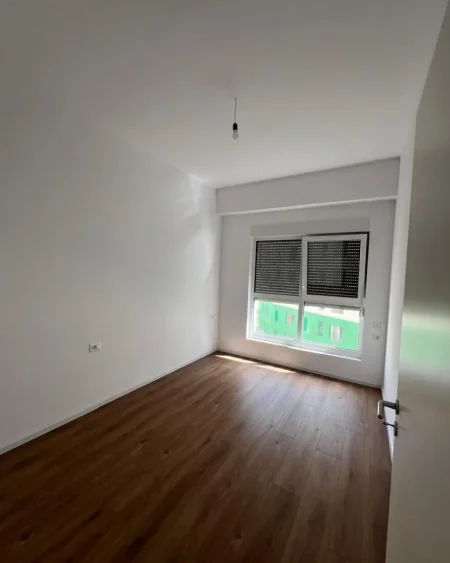 Tirane, shitet apartament 1+1 Kati 5, 65 m² 103.000 € (ali demi)