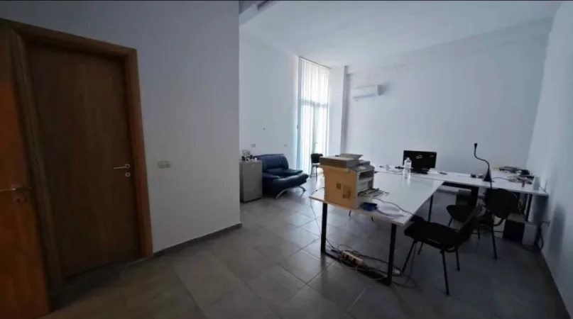 Durres, shitet ambjent biznesi Kati 3, 330 m² 350.000 € (Rr. Adria)