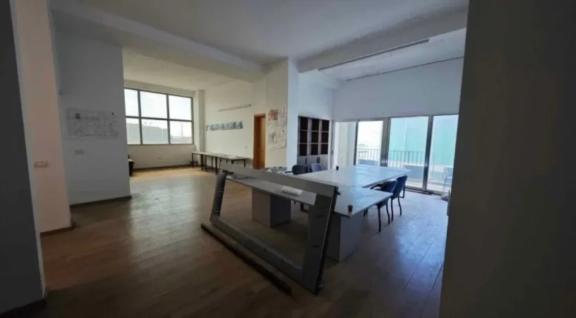 Durres, shitet ambjent biznesi Kati 3, 330 m² 350.000 € (Rr. Adria)