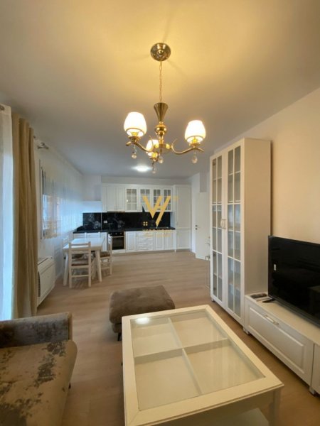 Tirane, jepet me qera apartament 2+1+Ballkon Kati 2, 115 m² 700 € (OXHAKU)