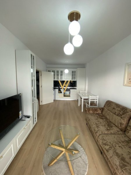 Tirane, jepet me qera apartament 2+1+Ballkon Kati 6, 75 m² 500 € (OXHAKU)