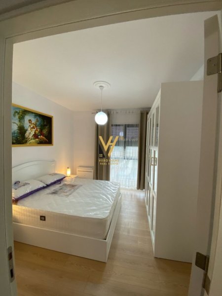 Tirane, jepet me qera apartament 2+1+Ballkon Kati 6, 75 m² 500 € (OXHAKU)