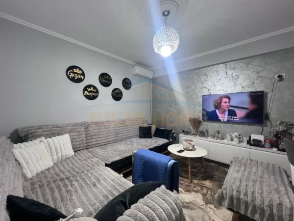 Tirane, shitet apartament 1+1+Ballkon Kati 2, 73 m² 130.000 € (Jordan Misja)