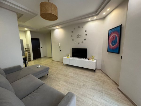 Durres, jepet me qera apartament 1+1+Ballkon Kati 5, 70 m² 550 € (Sheshi willson)